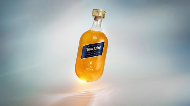 Ang hulagway alang sa artikulo nga giulohan og Johnnie Walker Blue Label karon anaa sa labing gaan nga bildo nga botelya sa whisky sa kalibutan